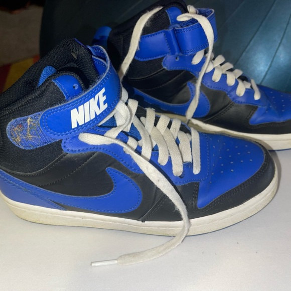 Nike - Picture 2 of 6